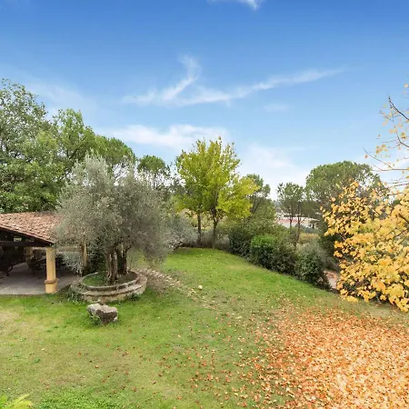 Sun Kissed Holiday In With Garden And Pool